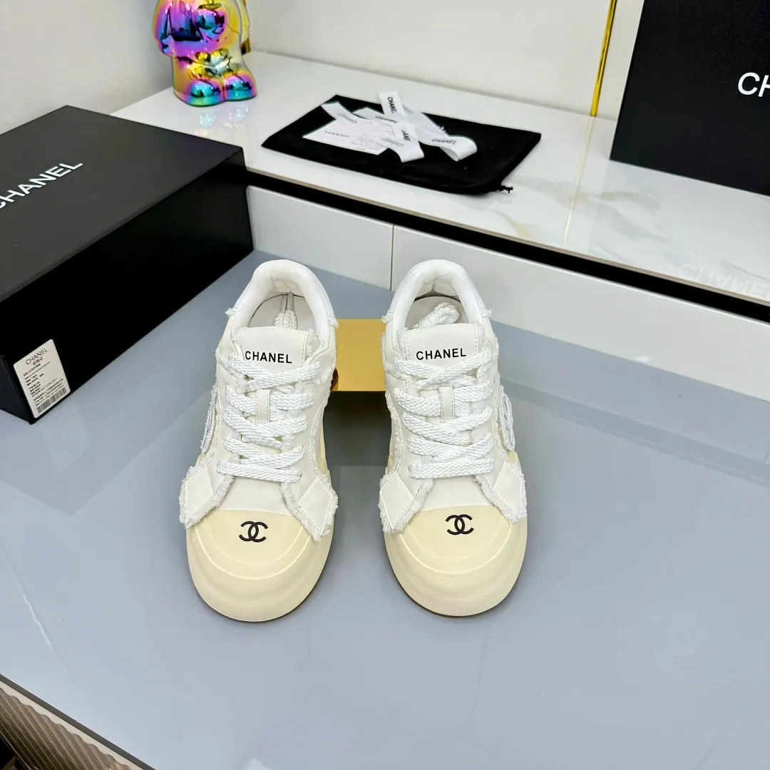 👟👟Ex-factory price 620👟👟 Chanel bread shoes ~ original calfskin panda shoes Chanel 25C latest hot style panda black and white sports shoes casual sneakers Xiaoxiang hot item classic black and white panda color coco girls must pay Fabric: original custom mixed sheepskin lining: original imported breathable mesh lining outsole: Original molded rubber + TPU combination Size: Women's 35-41 Buy now👉